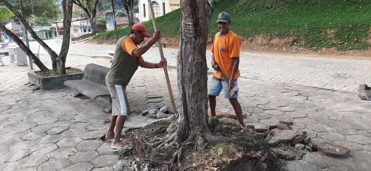 Camacã: Nova praça construída em Leoventura chama atenção dos moradores
